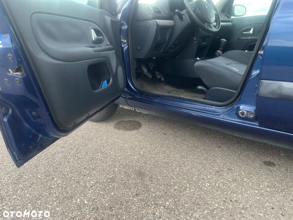 Renault Clio - 15