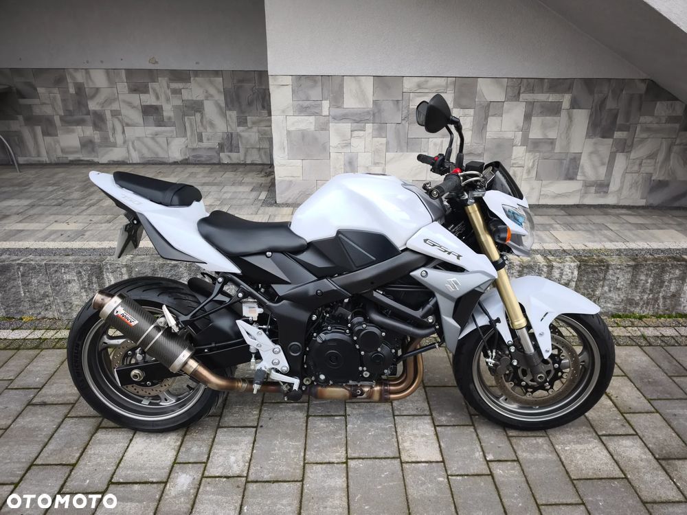 Suzuki GSR - 1