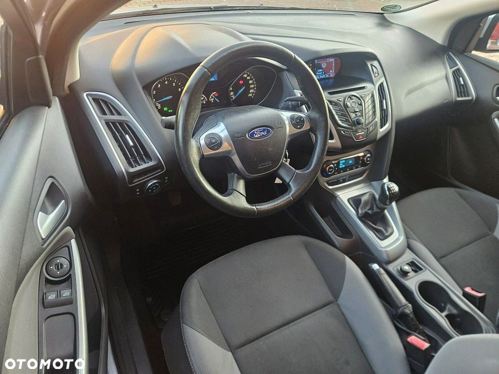 Ford Focus 1.6 Edition - 16