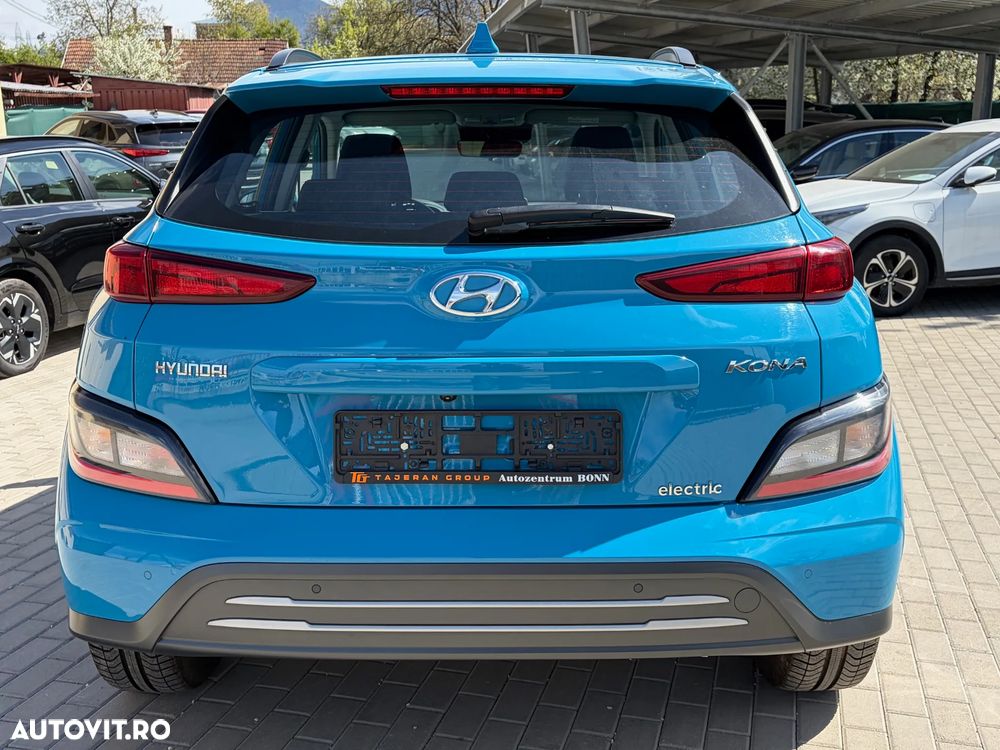 Hyundai KONA Select - 10