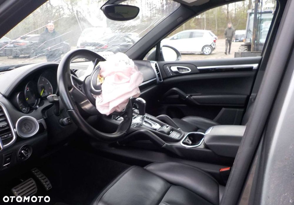 Porsche Cayenne - 25