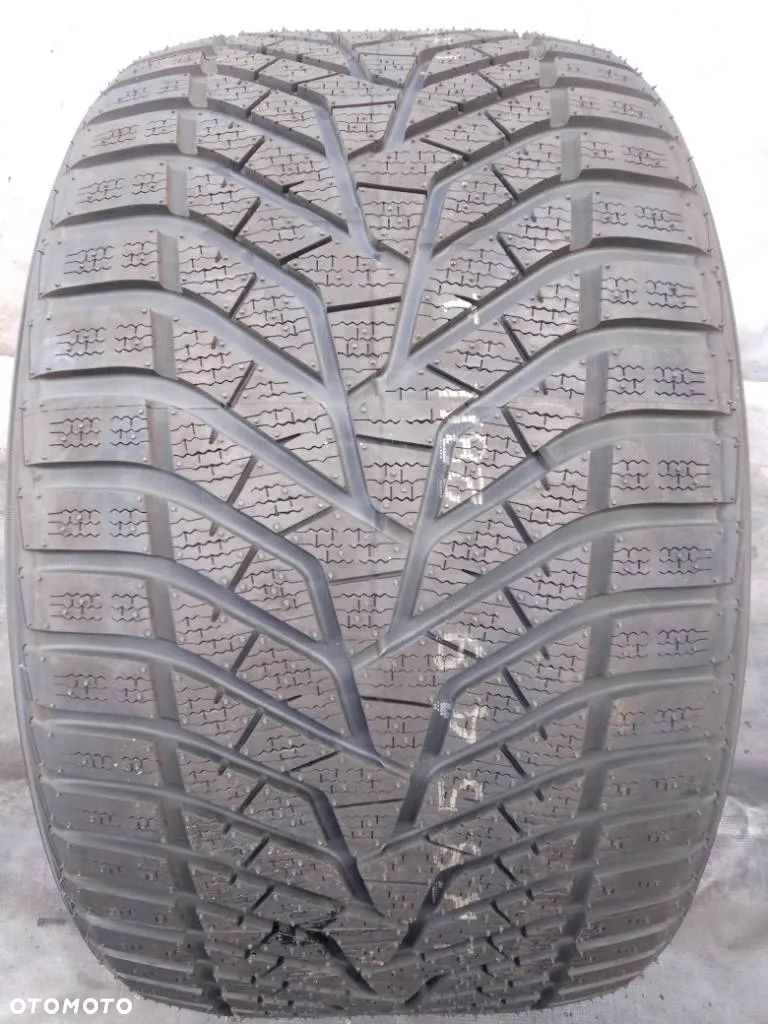Yokohama BluEarth Winter V905 325/30 R21 108V 2024 - 1