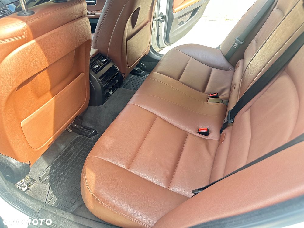 BMW Seria 5 520d xDrive - 8