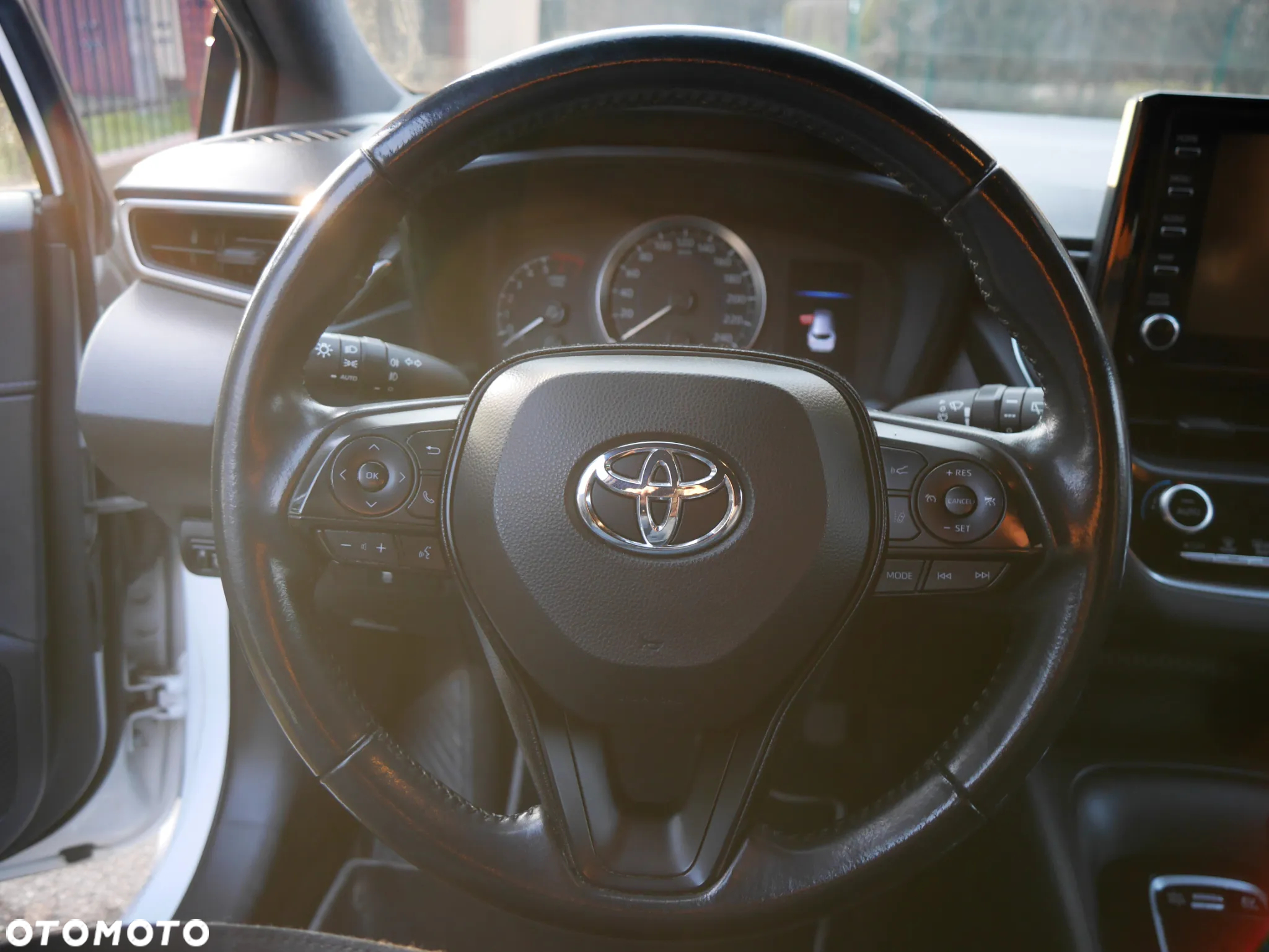 Toyota Corolla 1.8 Hybrid Active - 14