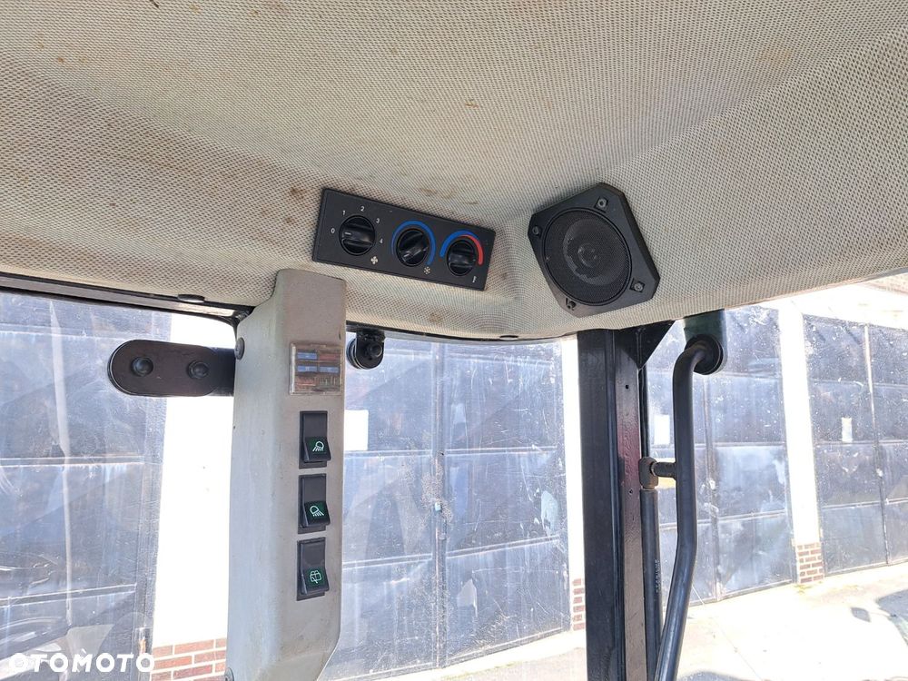Claas Nexos 240F 4X4 - 19