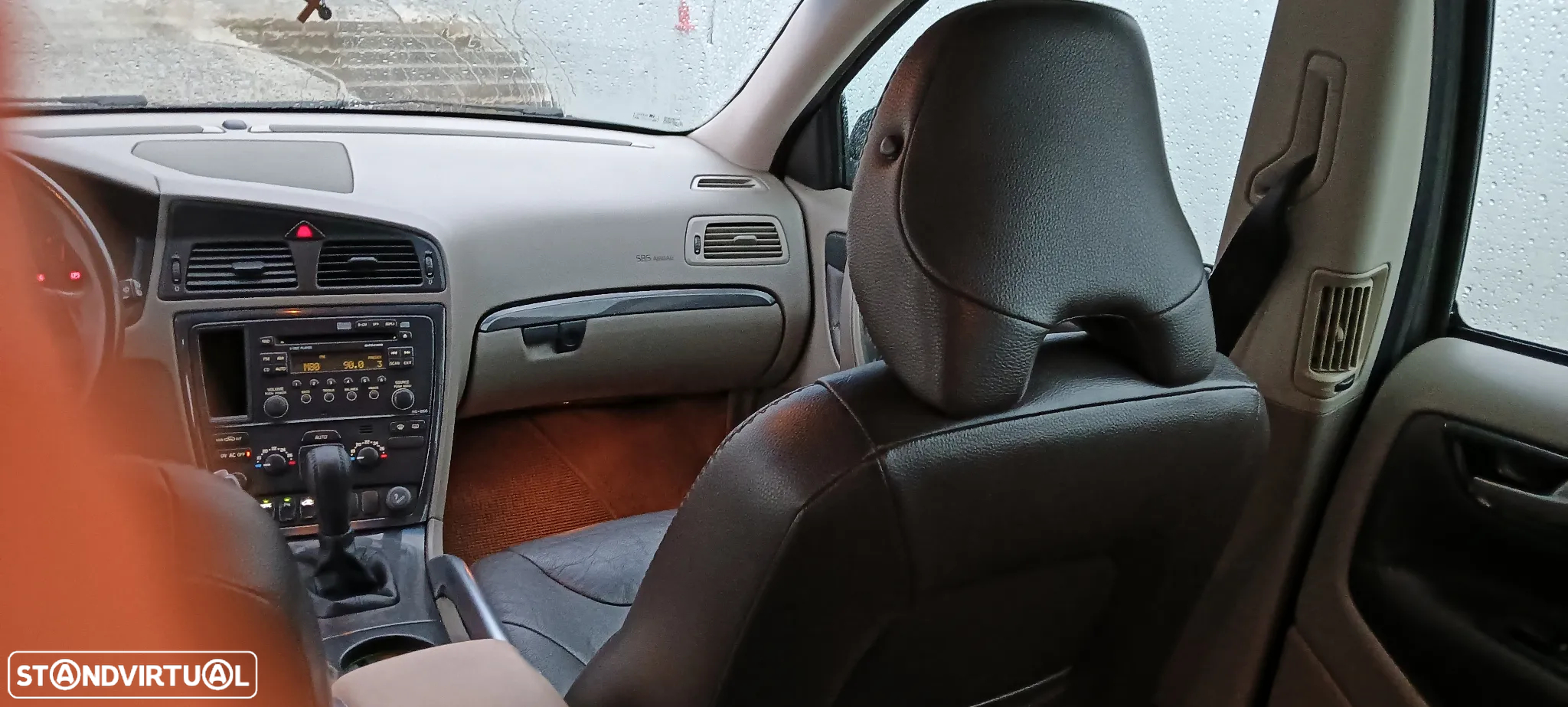 Volvo XC 70 2.4 D5 Nivel 3 - 24
