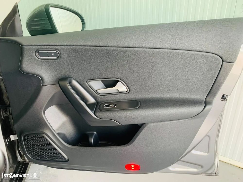 Mercedes-Benz CLA 180 7G-DCT Progressive - 42