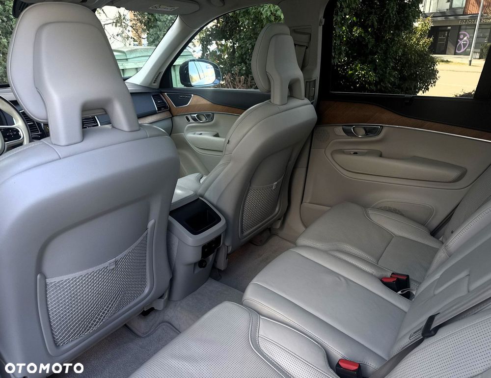 Volvo XC 90 - 25
