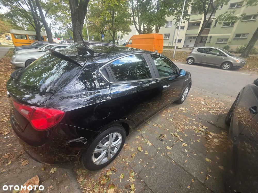 Alfa Romeo Giulietta 1.6 JTDM Distinctive - 12