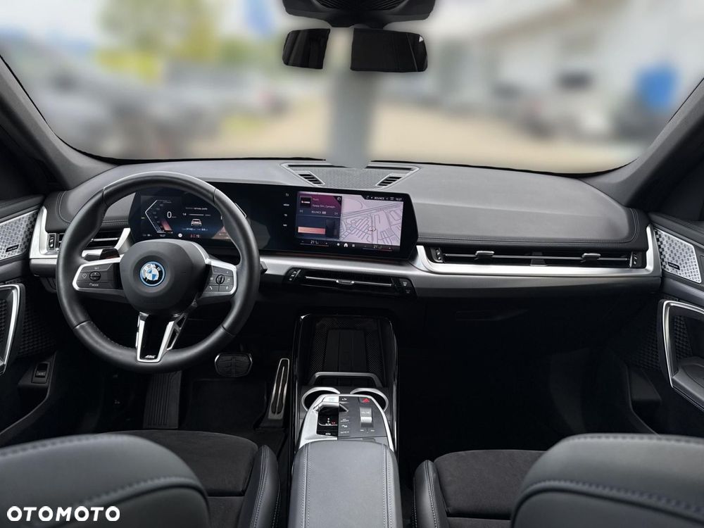 BMW iX1 eDrive20 66.5kWh M Sport - 6