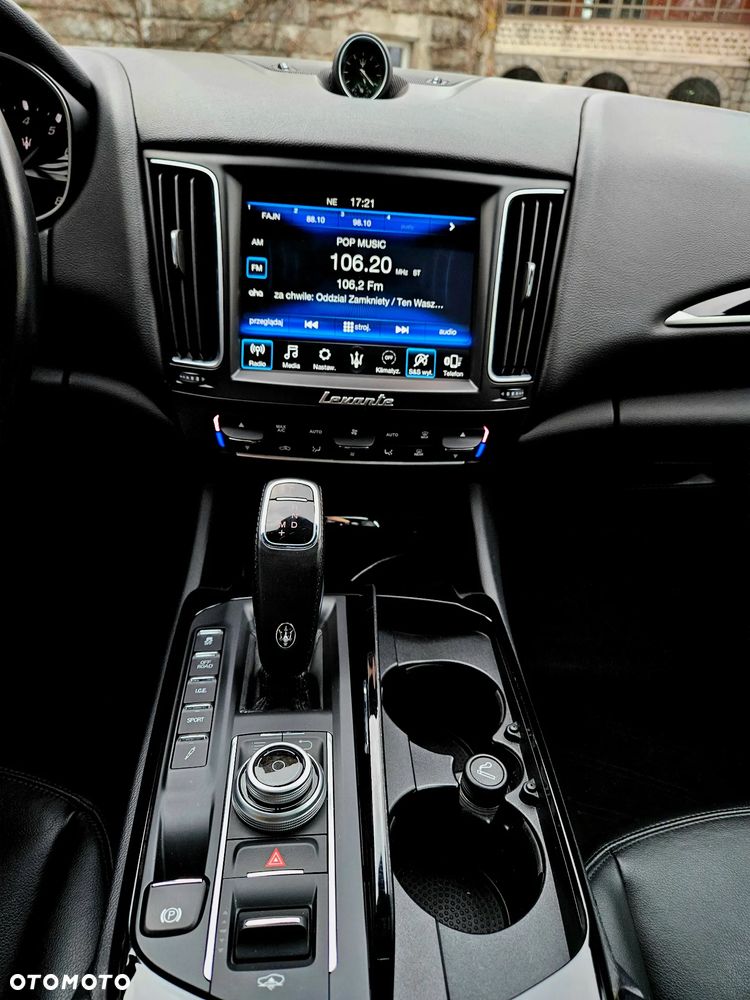 Maserati Levante - 25