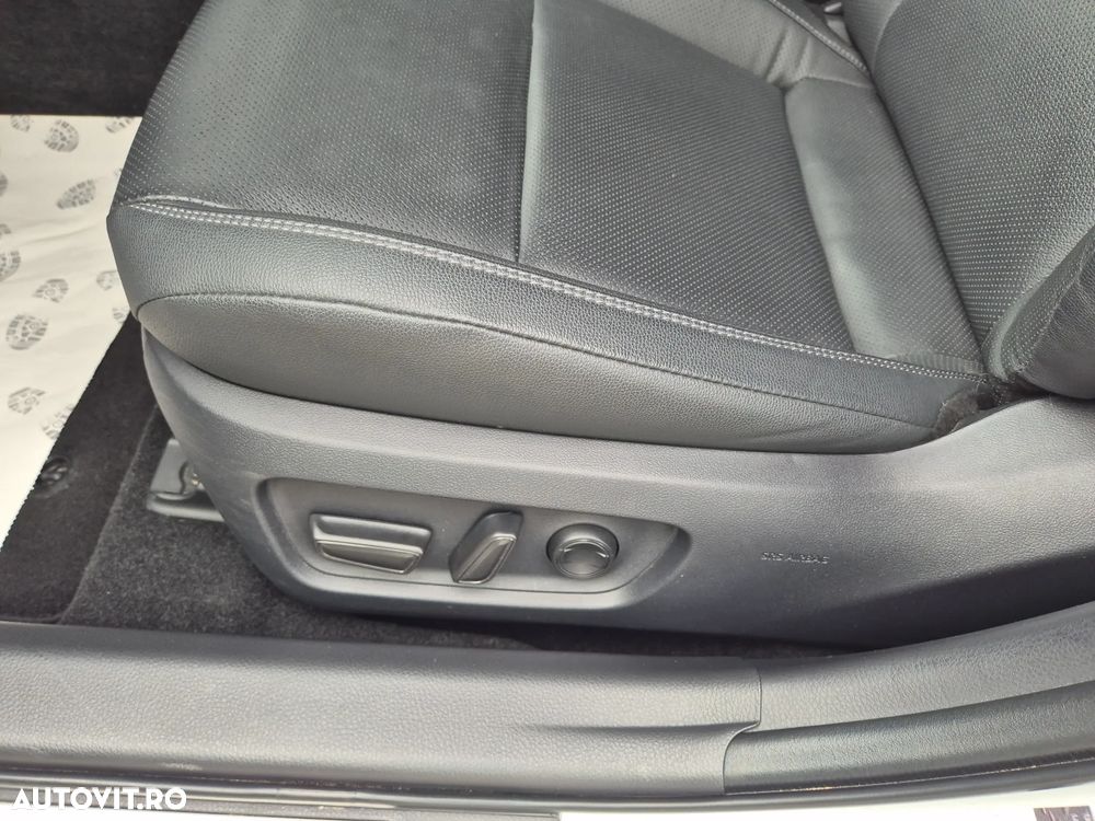 Toyota Camry 2.5 Exclusive - 19