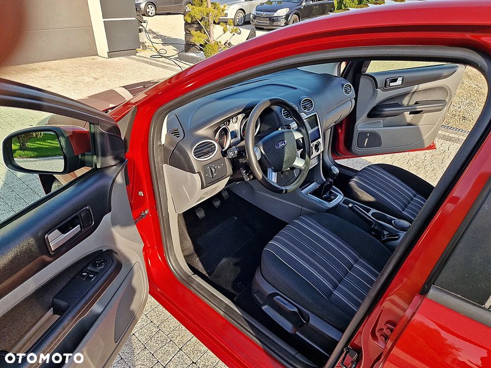 Ford Focus 1.6 16V Ghia - 5