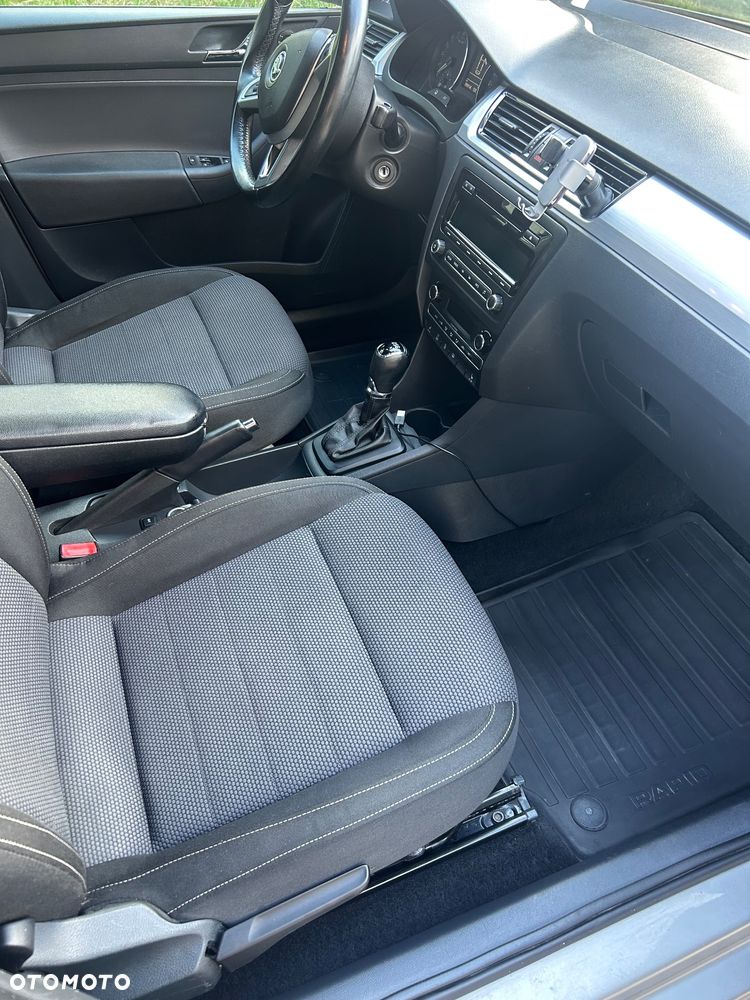 Skoda RAPID 1.6 TDI DPF Edition DSG - 19