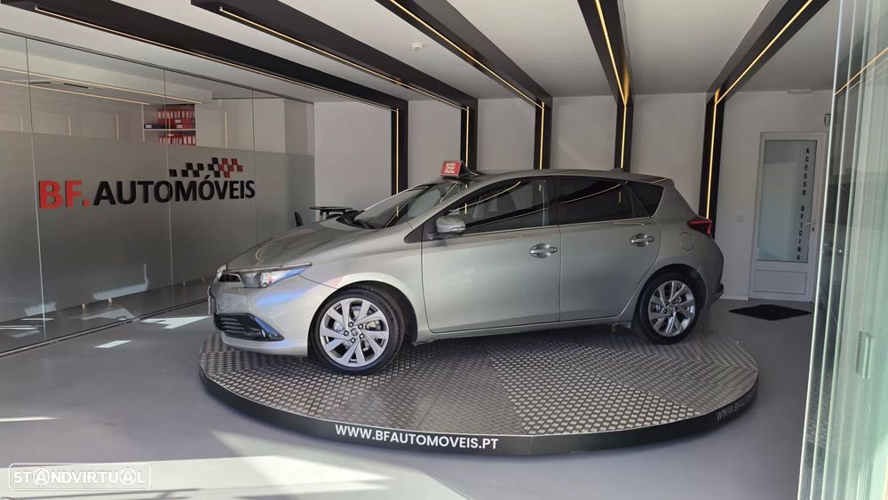 Toyota Auris 1.6 D-4D Exclusive+Navi - 13