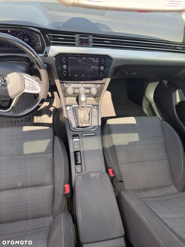 Volkswagen Passat 2.0 TDI SCR DSG - 14