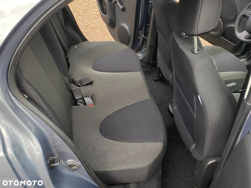 Nissan Micra 1.2 edition 25 Jahre - 29