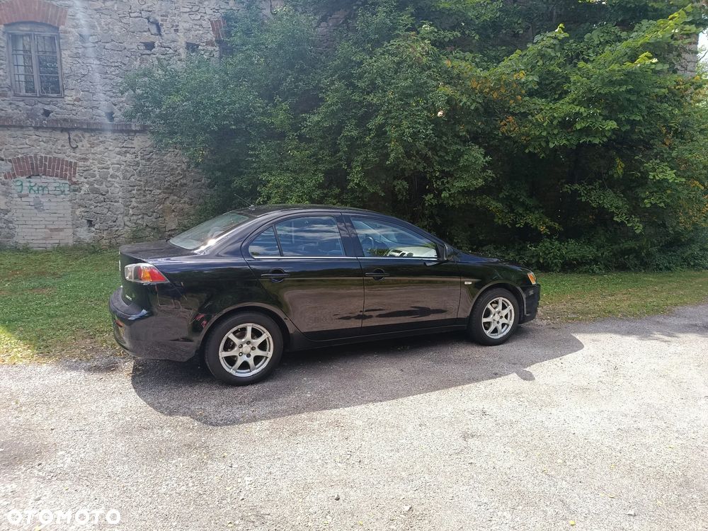 Mitsubishi Lancer - 17