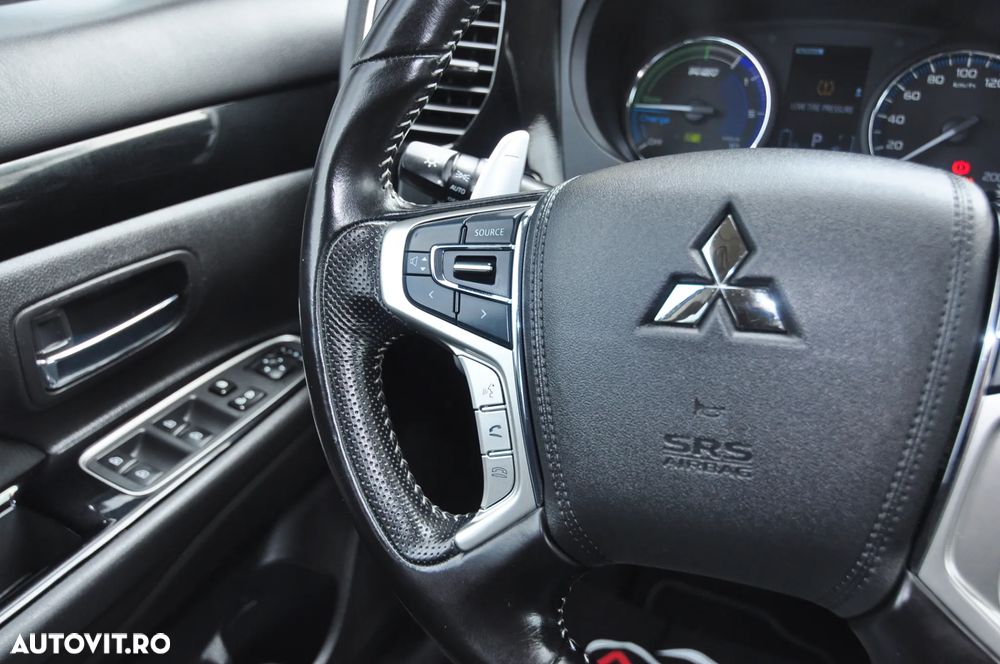 Mitsubishi Outlander PHEV 2.4 L 4X4 Instyle - 20