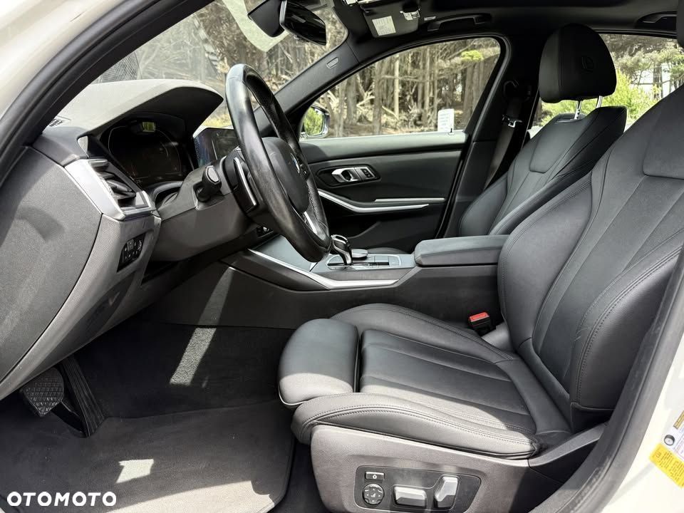 BMW Seria 3 330i GPF M Sport Sport - 9
