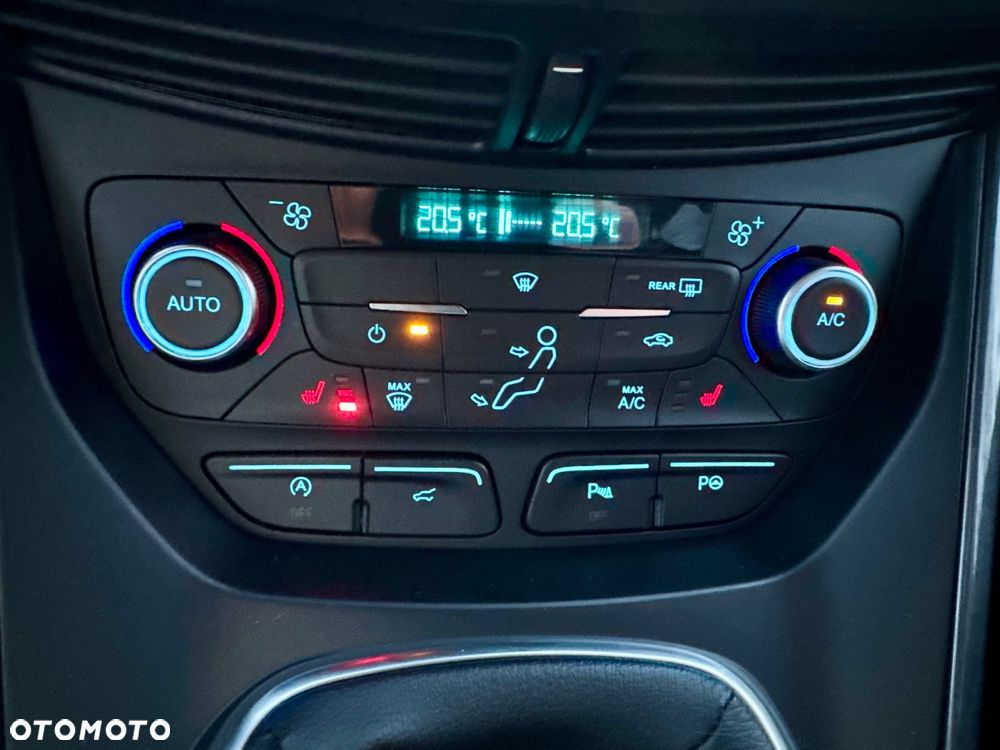 Ford Kuga 1.5 EcoBoost 2x4 Vignale - 36