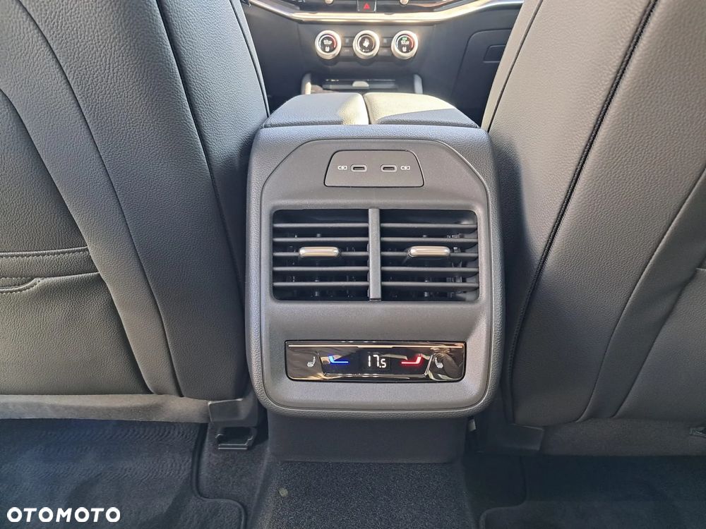 Skoda Superb 2.0 TSI L&K DSG - 36