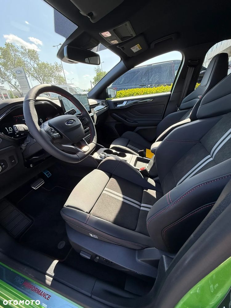 Ford Focus 2.3 EcoBoost ST X - 21