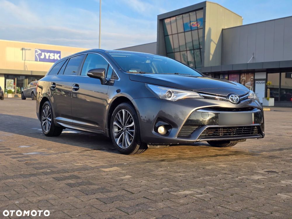 Toyota Avensis 1.8 Premium - 5