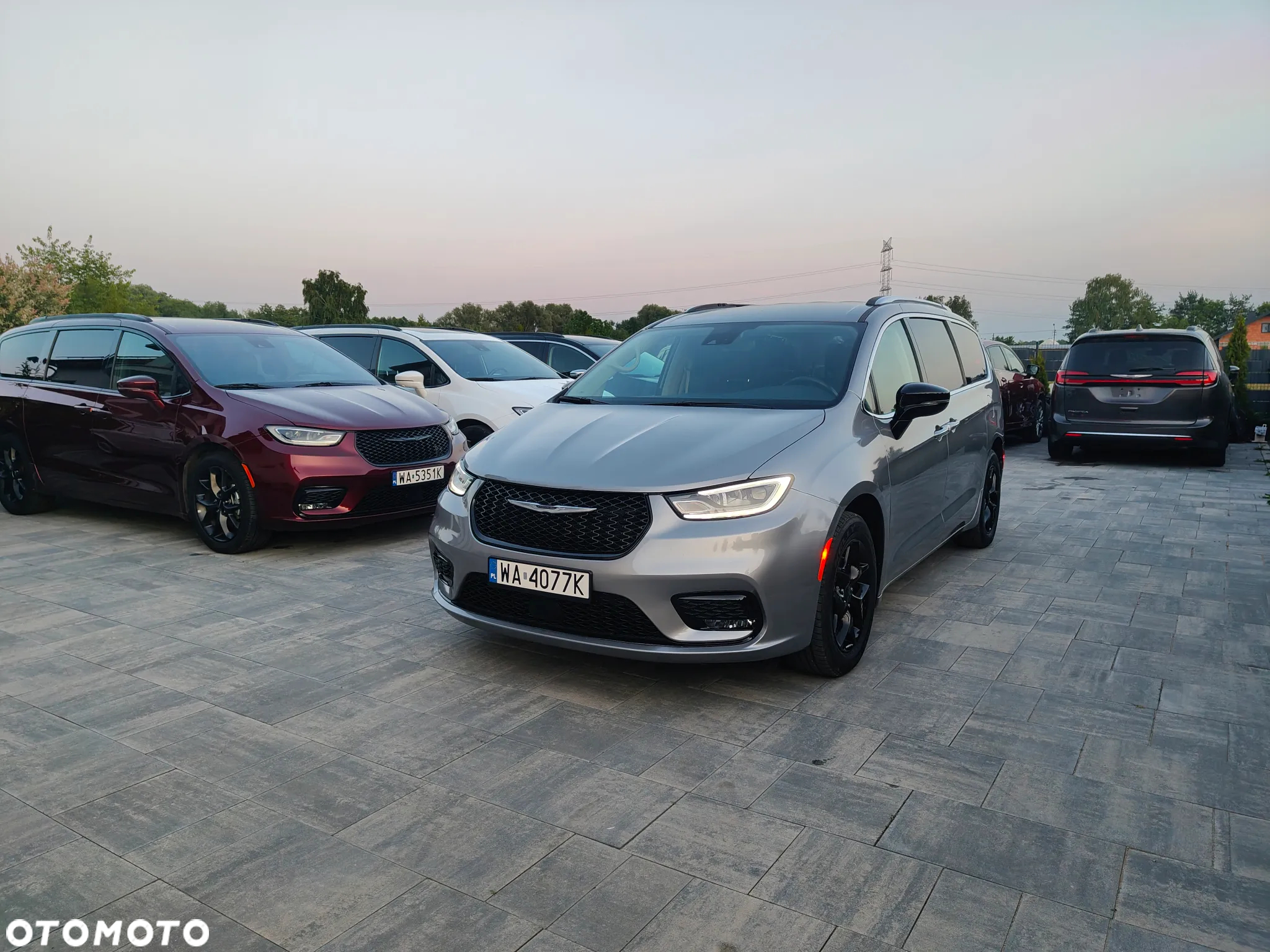 Chrysler Pacifica - 10