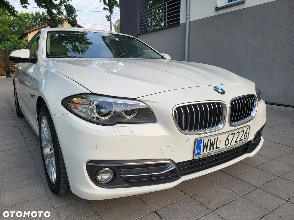 BMW Seria 5 528i xDrive Luxury Line - 9