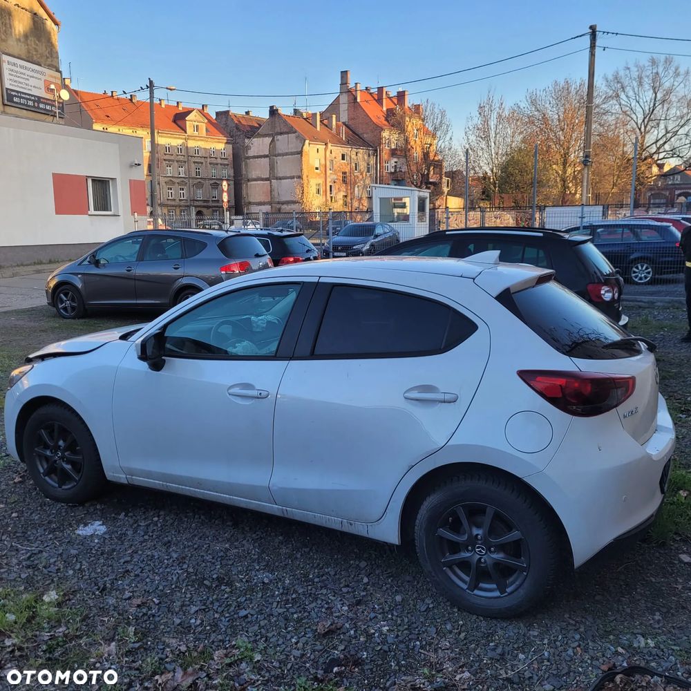 Mazda 2 Hybrid - 4