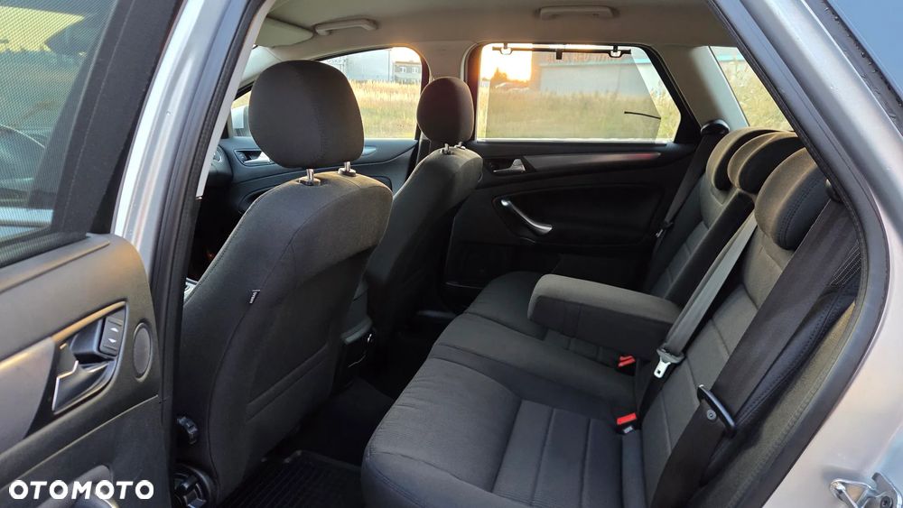 Ford Mondeo Turnier 2.0 TDCi Titanium - 18