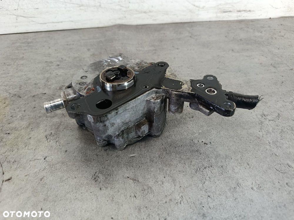 POMPA VACUM VW TOURAN I 038145209C BOSCH 1.9 TDI - 4