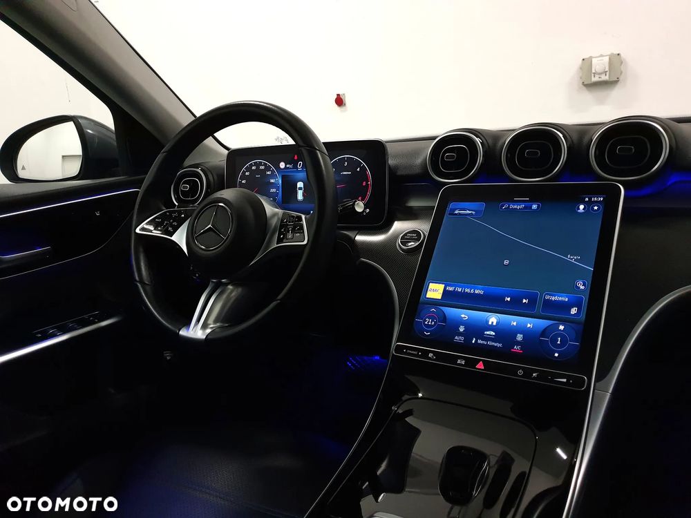 Mercedes-Benz Klasa C 220 d 4Matic 9G-TRONIC AMG Line - 2