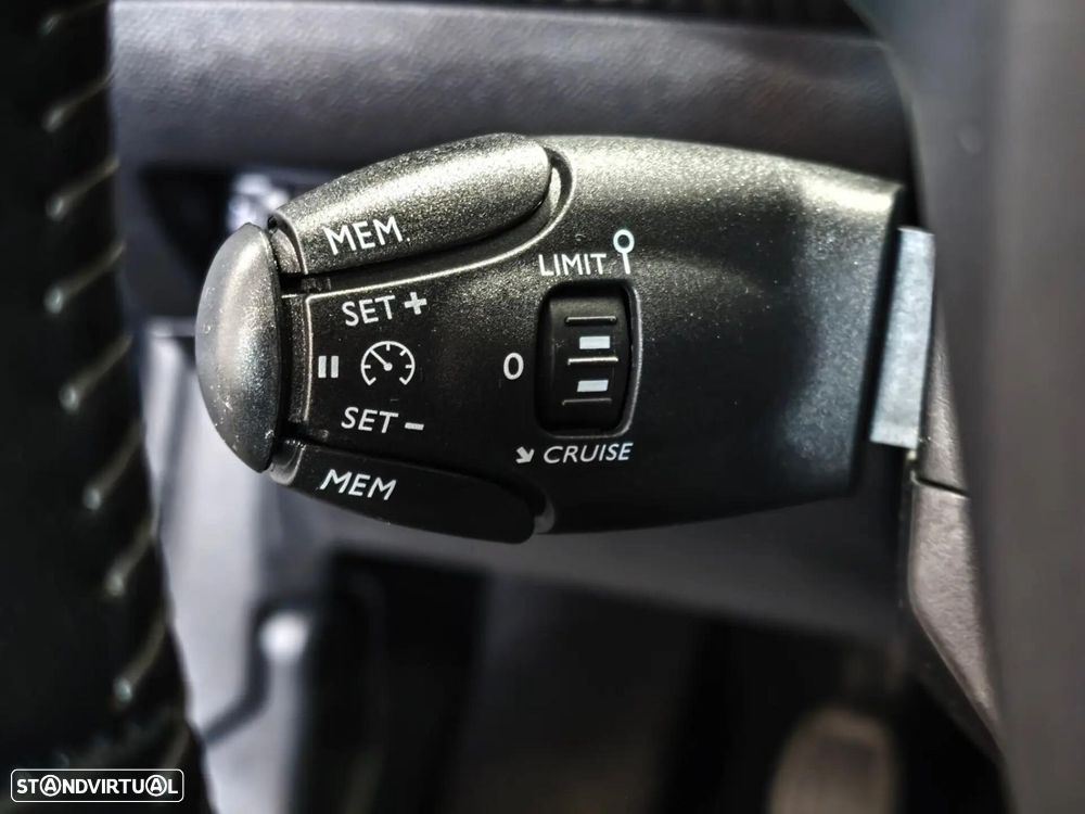 Peugeot 208 1.2 PureTech Active - 15