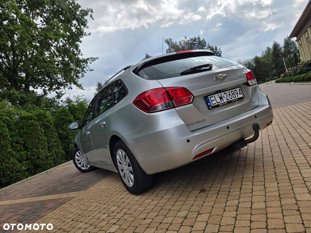 Chevrolet Cruze 1.6 LS - 25