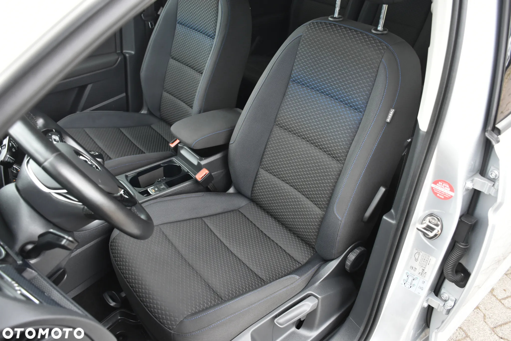 Volkswagen Touran 2.0 TDI SCR UNITED - 20