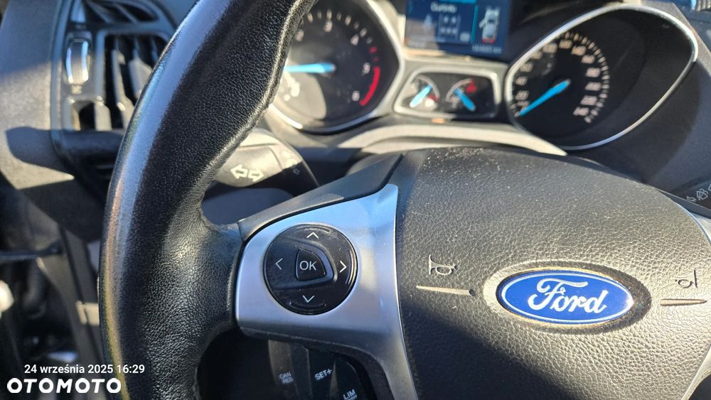 Ford Kuga - 25