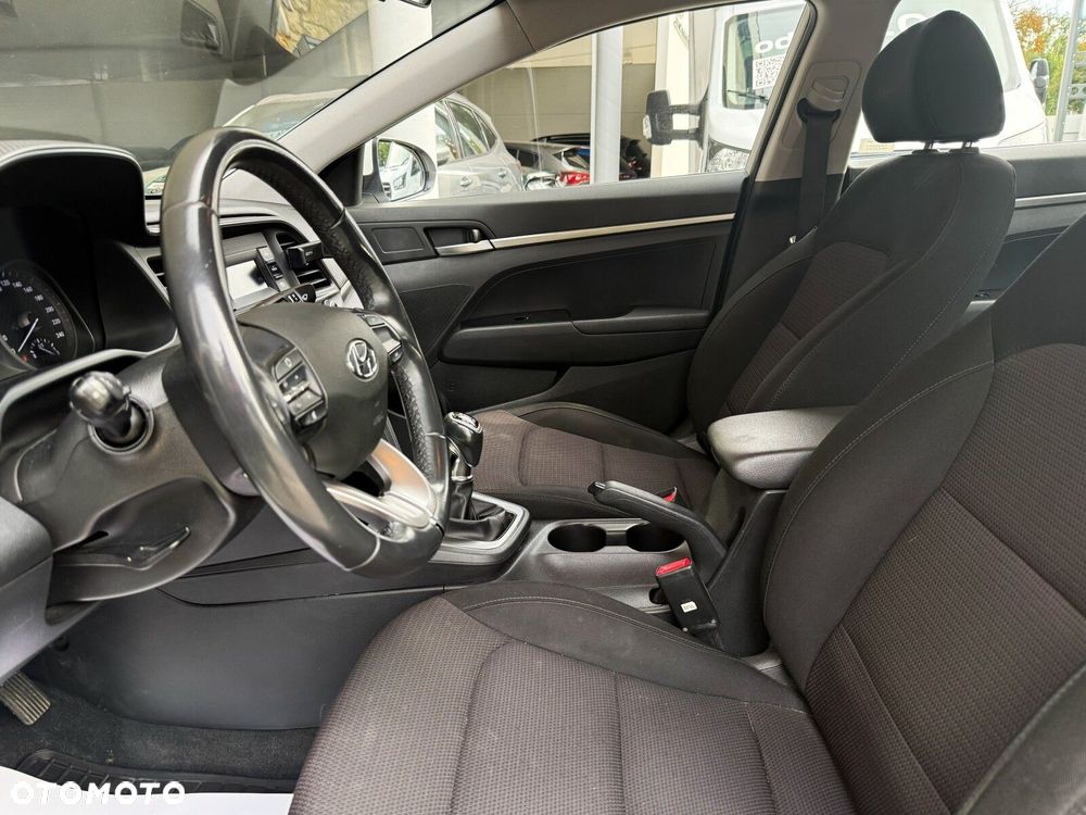 Hyundai Elantra 1.6 Classic Plus - 13