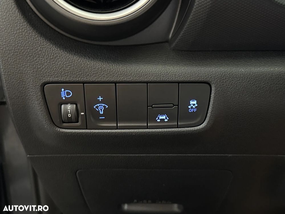 Hyundai KONA - 15