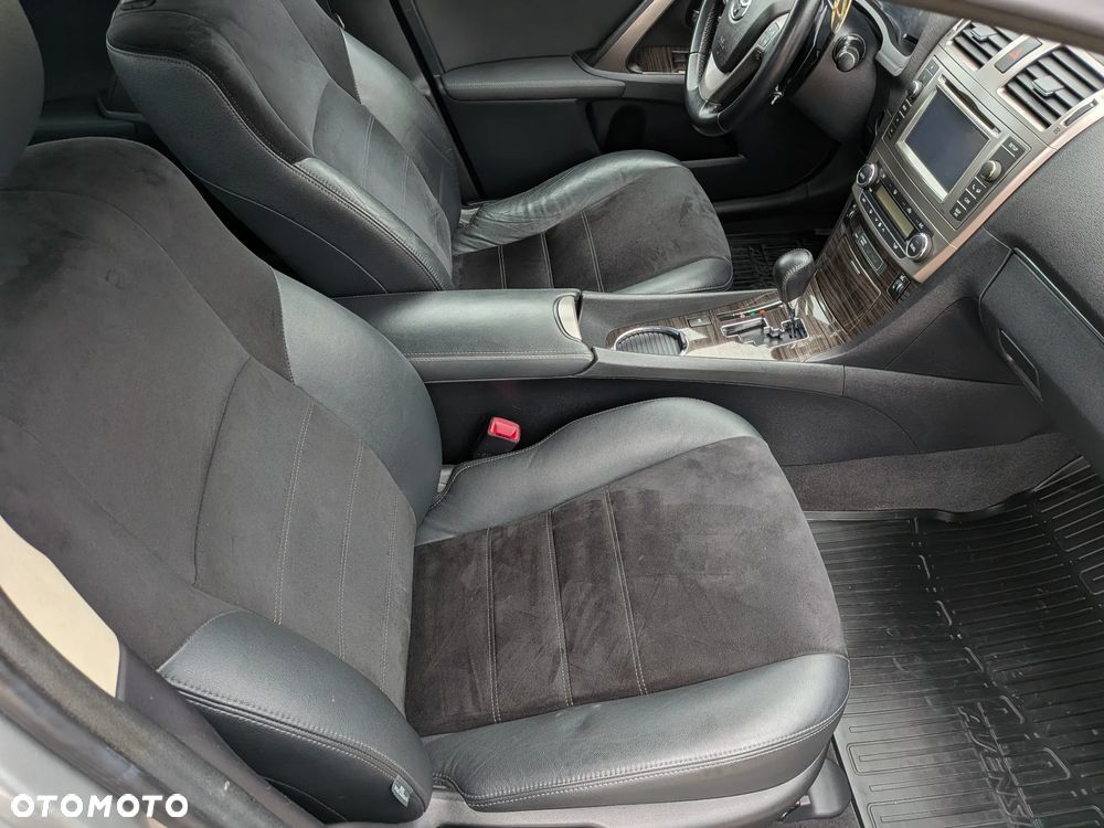 Toyota Avensis 1.8 Sol plus NAVI MS - 21