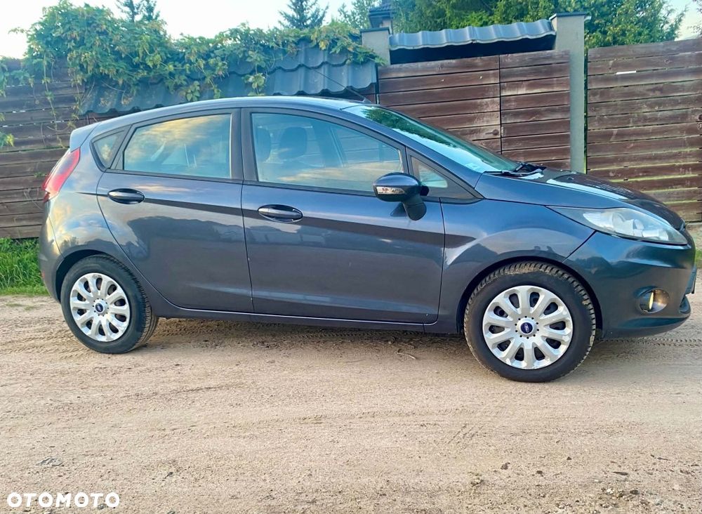 Ford Fiesta - 2