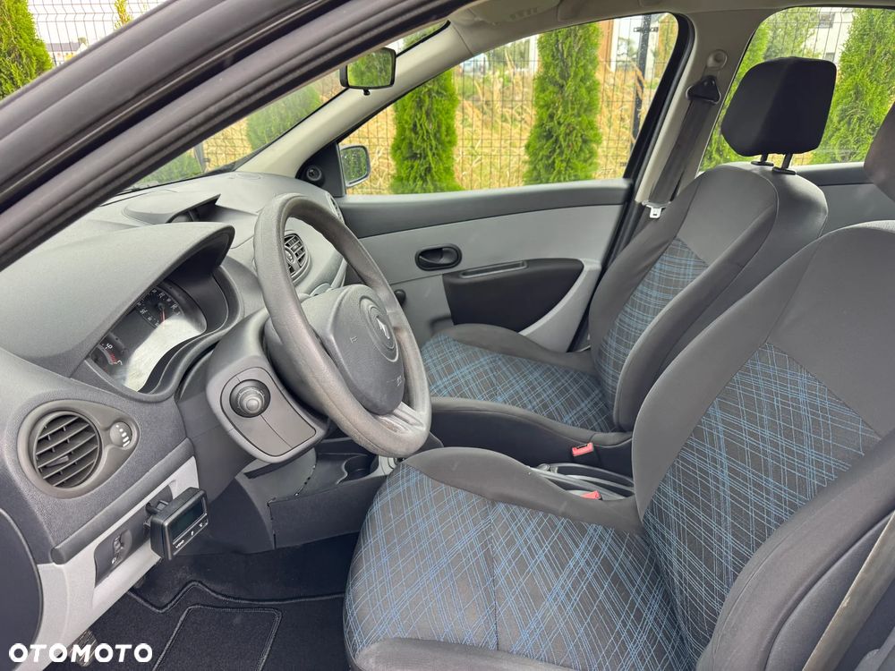Renault Clio 1.2 16V Authentique - 21