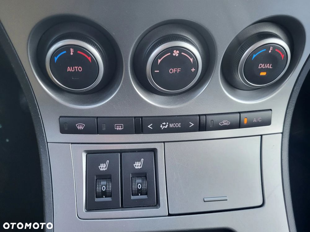 Mazda 3 1.6 Exclusive + - 28