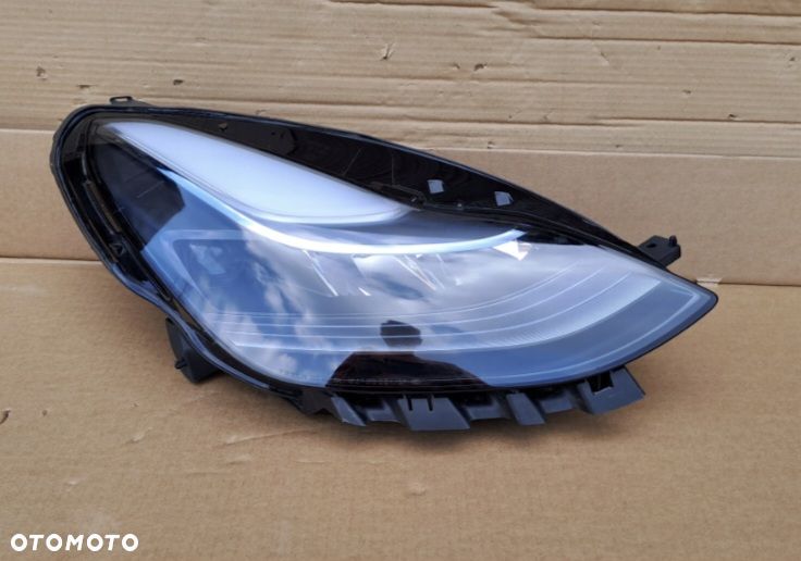 TESLA MODEL 3 LIFT PRAWA LAMPA PRAWY PRZÓD LED 1514953-10-E - 2