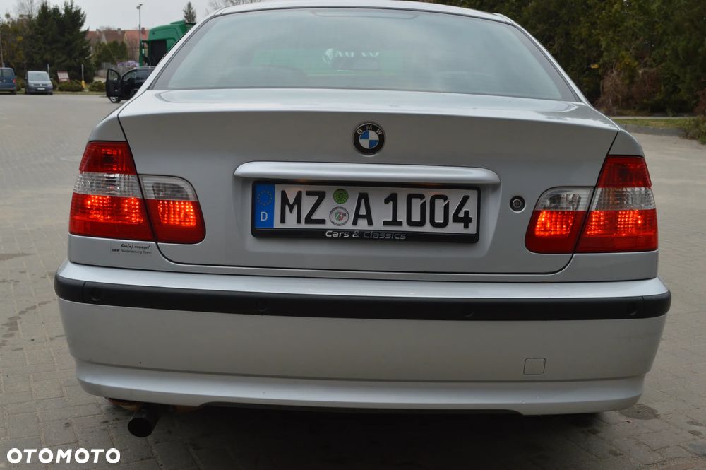BMW Seria 3 318i - 8