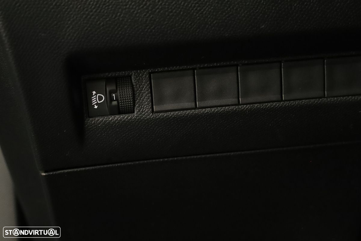 Peugeot 2008 1.2 PureTech Allure - 20
