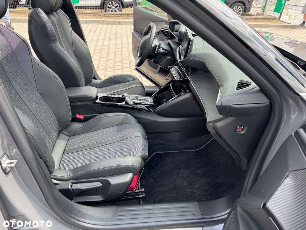 Peugeot 2008 1.2 PureTech GT Line S&S EAT8 - 18