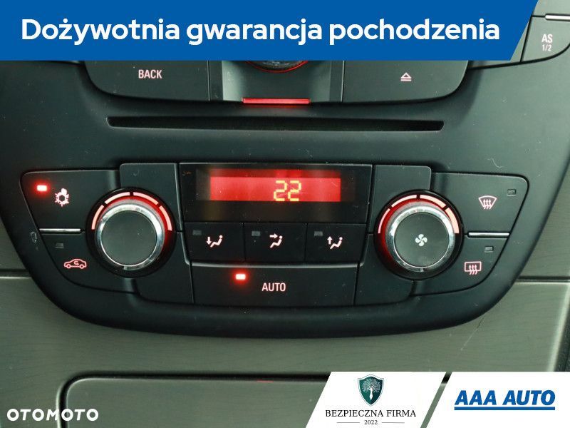 Opel Insignia - 12
