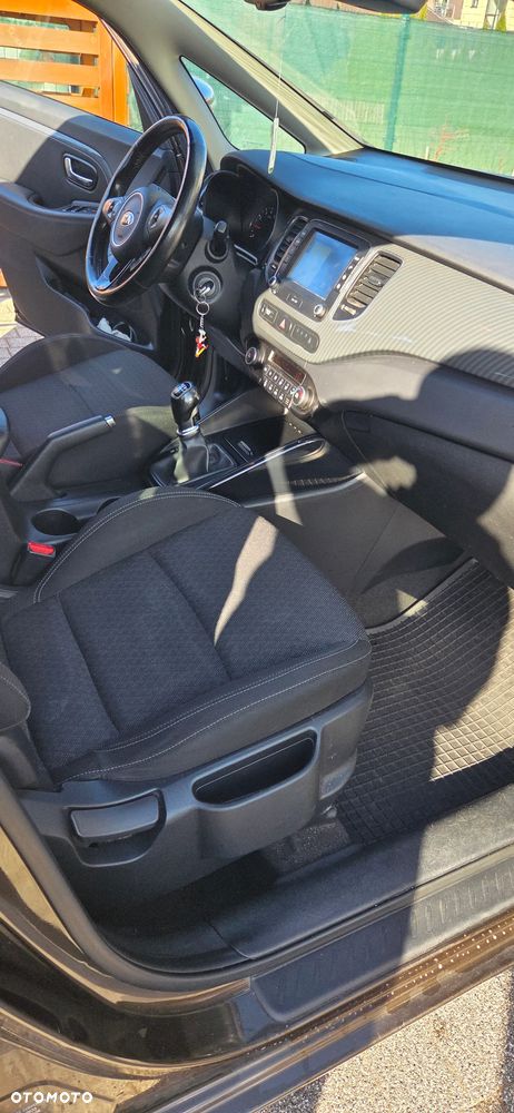 Kia Carens 1.6 GDI L - 13